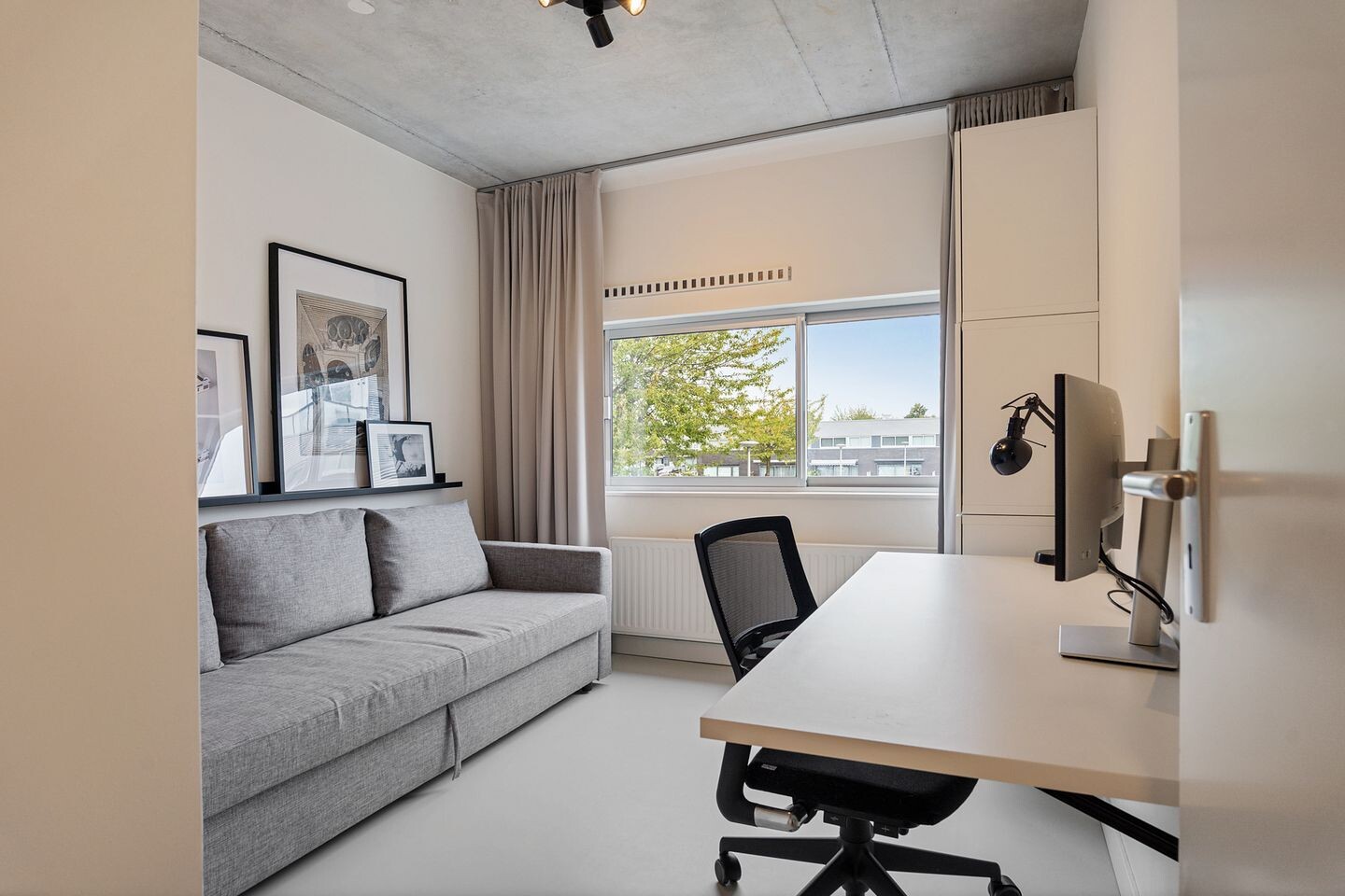 Tussenwoning te koop: Van der Voortvaart 11, 'S-Gravenhage