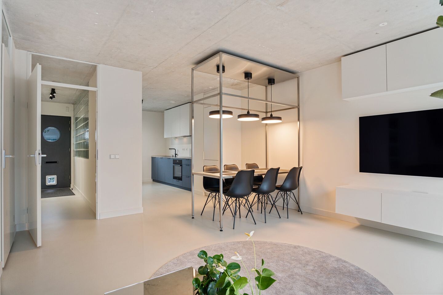 Tussenwoning te koop: Van der Voortvaart 11, 'S-Gravenhage