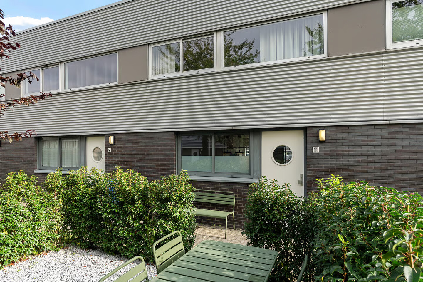 Tussenwoning te koop: Van der Voortvaart 11, 'S-Gravenhage
