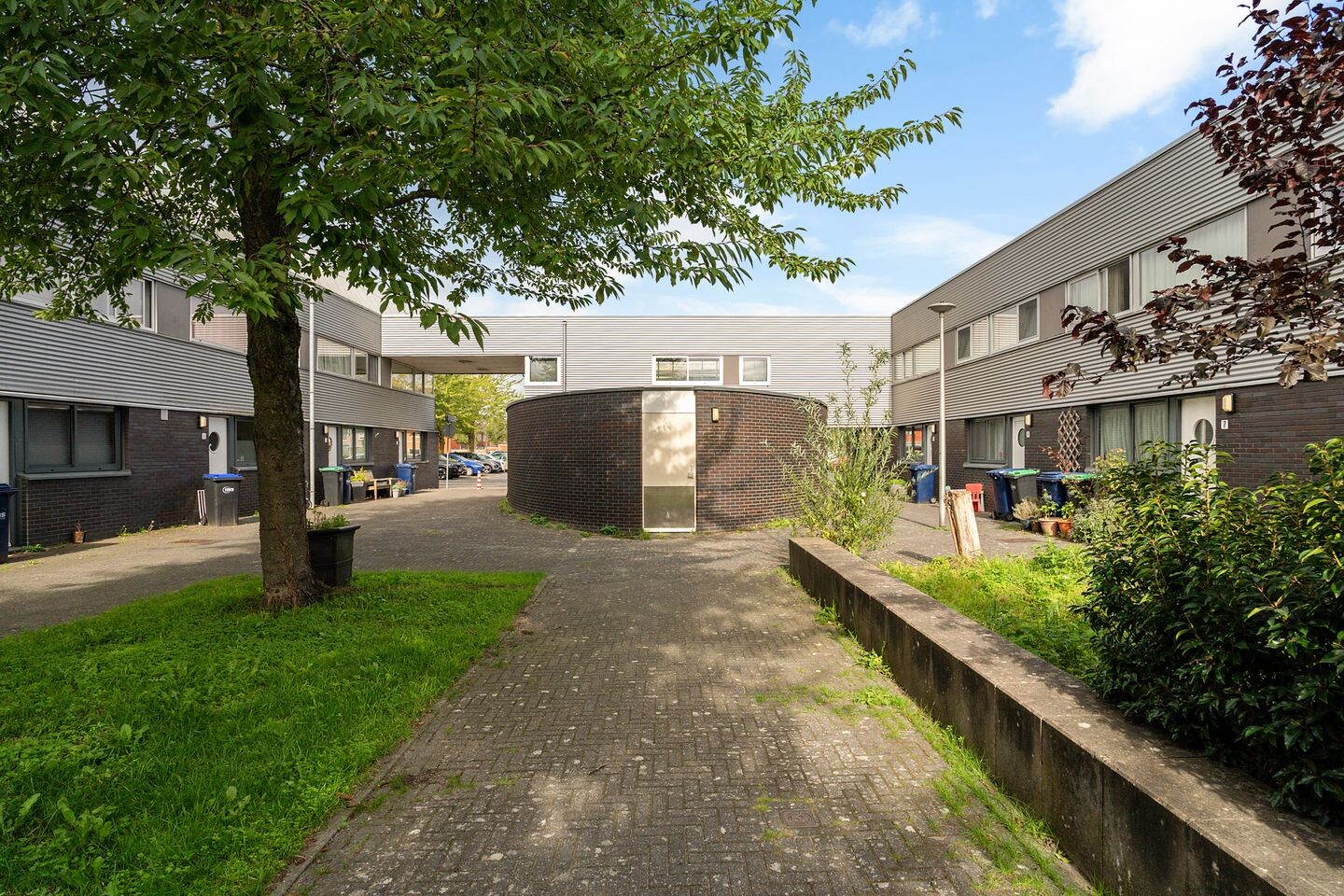 Tussenwoning te koop: Van der Voortvaart 11, 'S-Gravenhage
