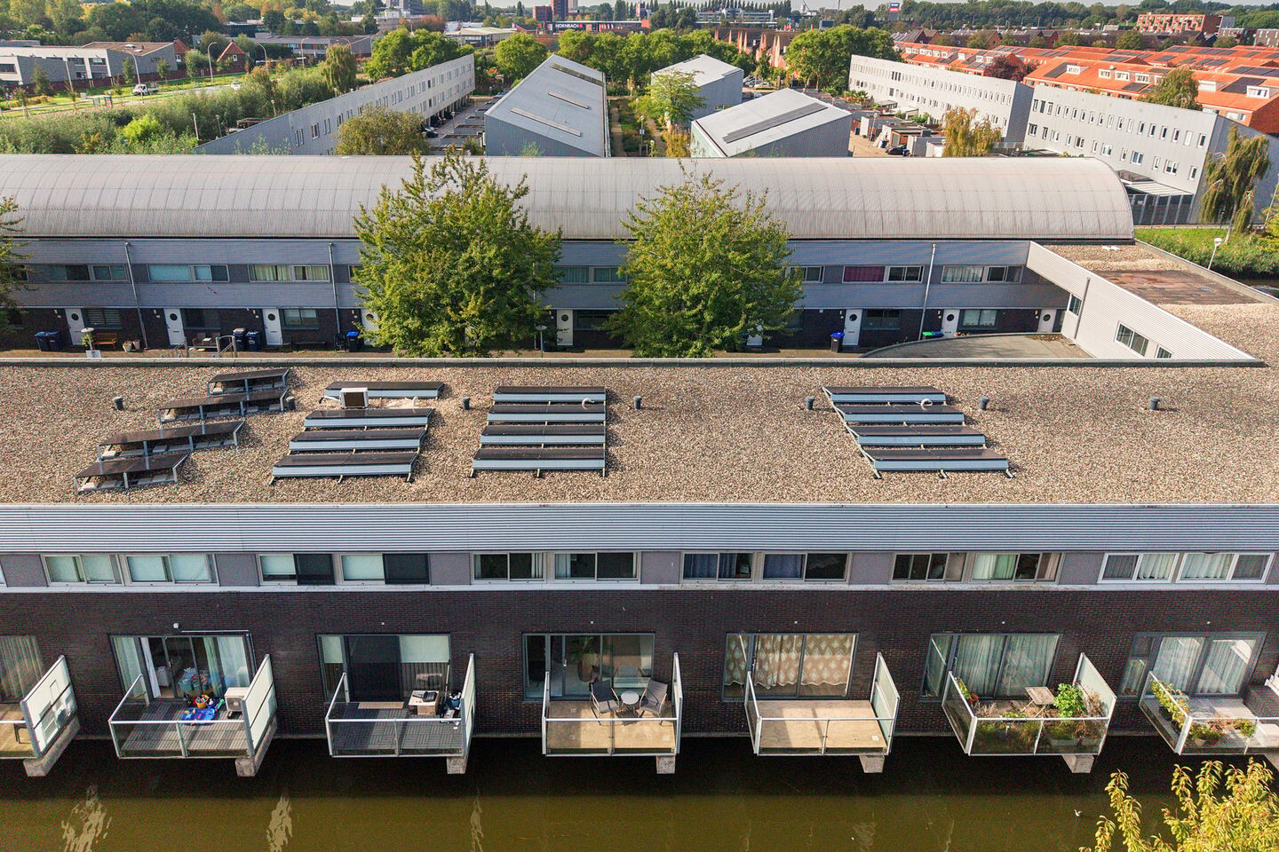 Tussenwoning te koop: Van der Voortvaart 11, 'S-Gravenhage