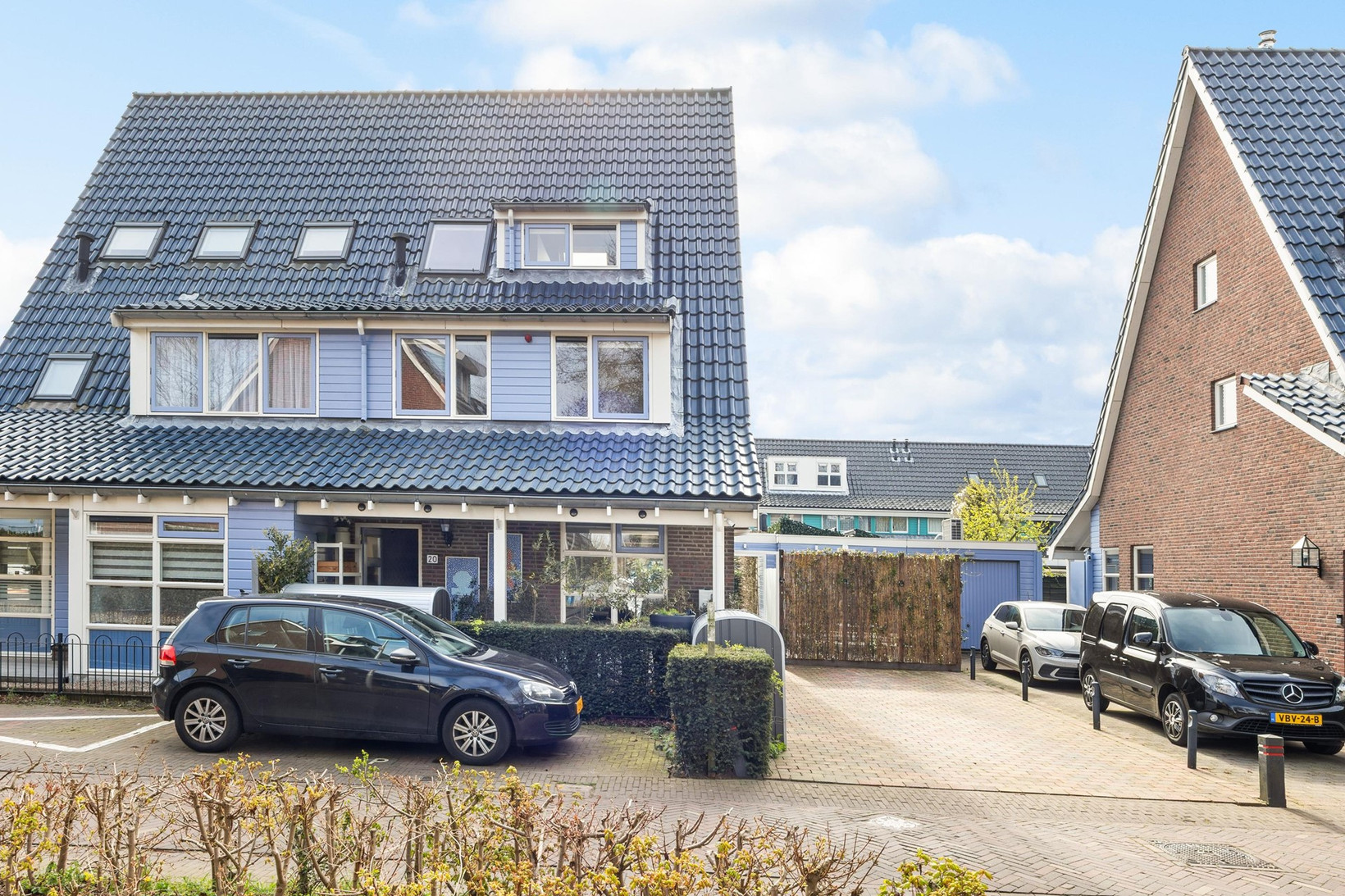Twee-onder-één-kap te koop: Cypergras 20, 'S-Gravenhage