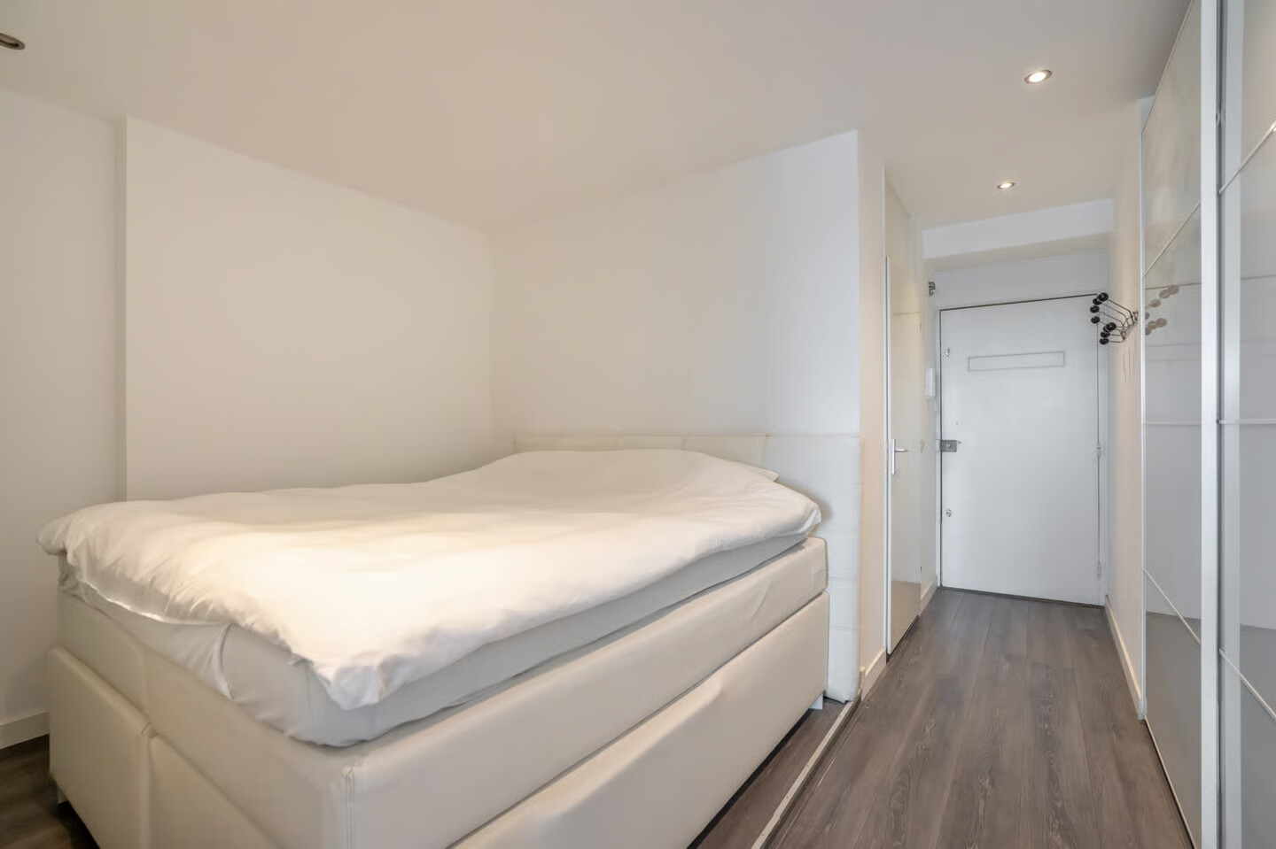Studio te koop: Gedempte Sloot 170A, 'S-Gravenhage