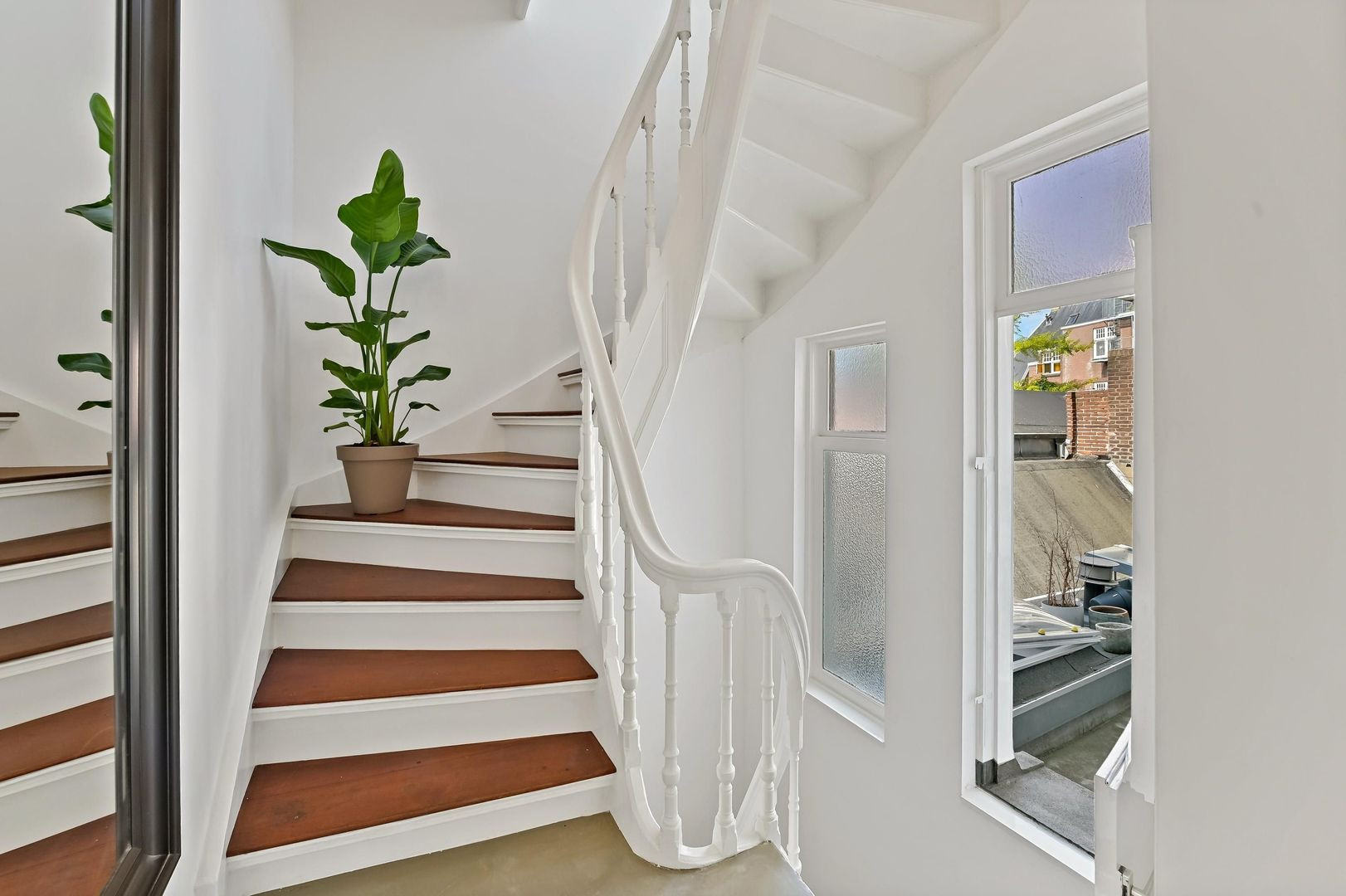 Appartement te koop: Stationsweg 43A, 'S-Gravenhage