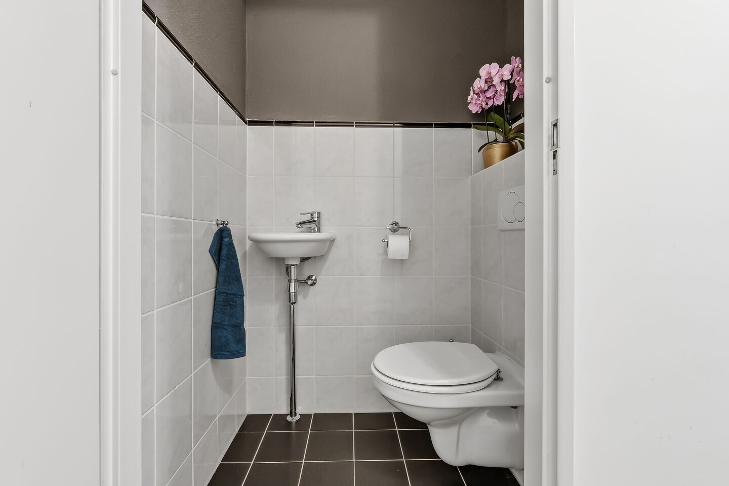 Tussenwoning te koop: Christoffel Plantijnstraat 10, 'S-Gravenhage