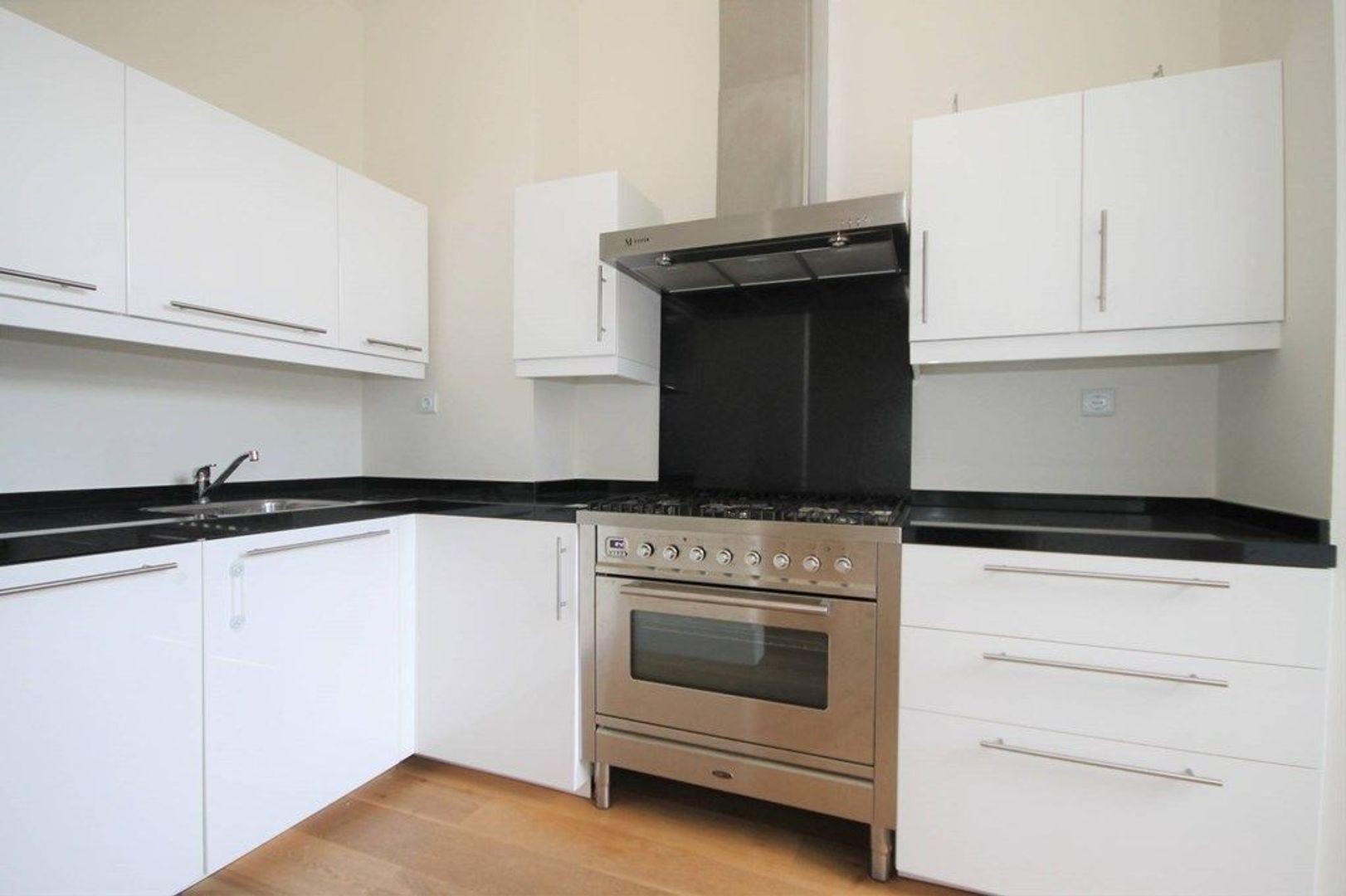 Appartement te huur: Laan van Meerdervoort 145A, 'S-Gravenhage