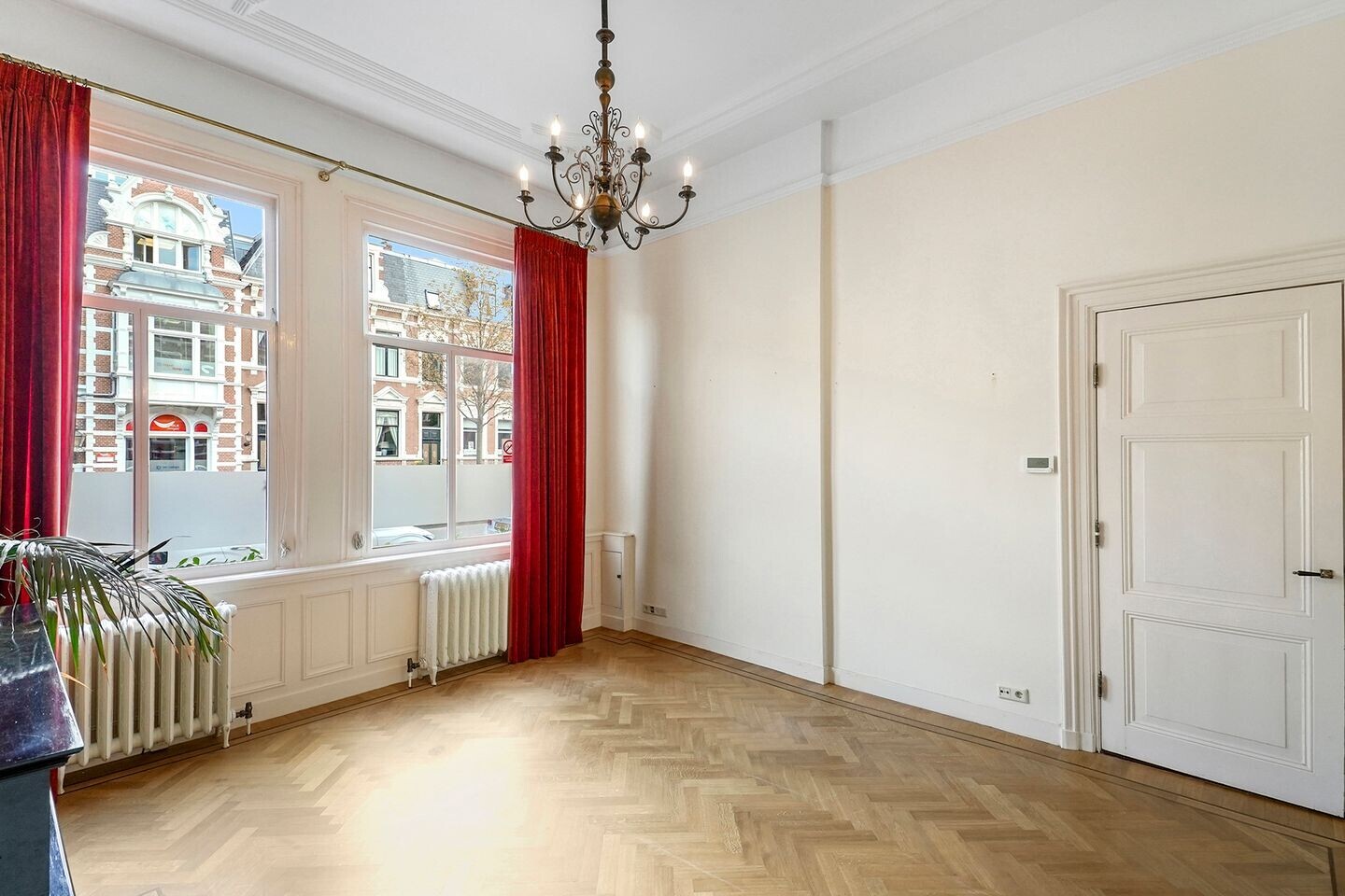 Tussenwoning te koop: Groot Hertoginnelaan 54, 'S-Gravenhage