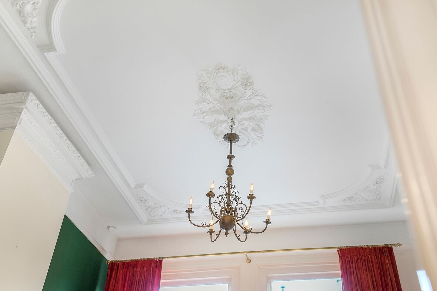 Tussenwoning te koop: Groot Hertoginnelaan 54, 'S-Gravenhage
