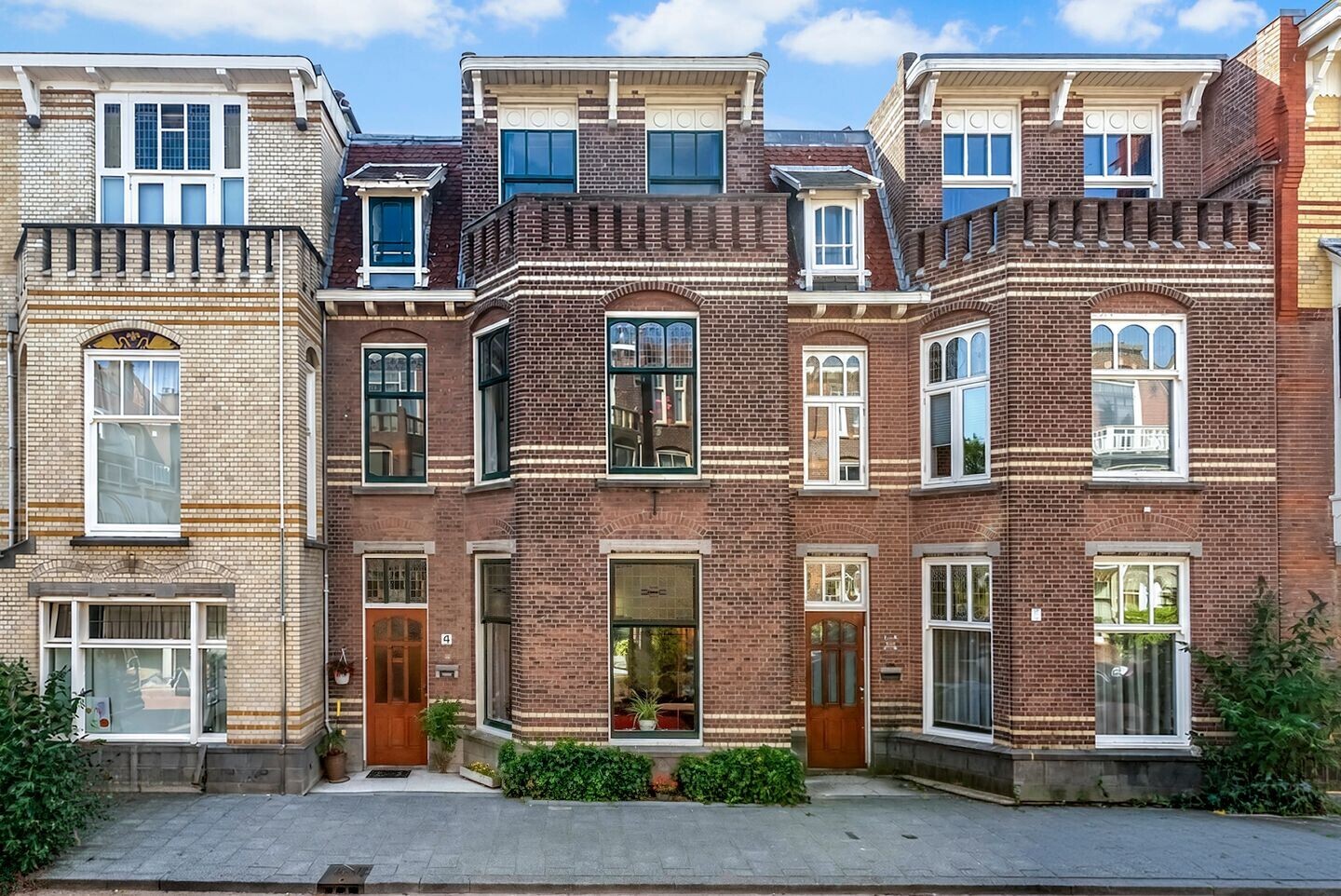 Tussenwoning te koop: Nicolaïstraat 4, 'S-Gravenhage