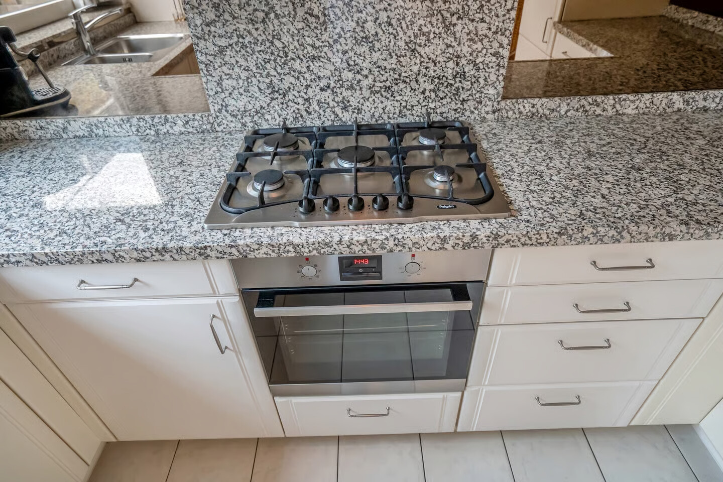 Tussenwoning te koop: Miquelstraat 169, 'S-Gravenhage