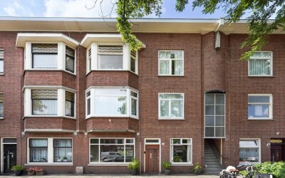 De Genestet. 59