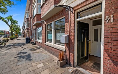 De Genestet. 71