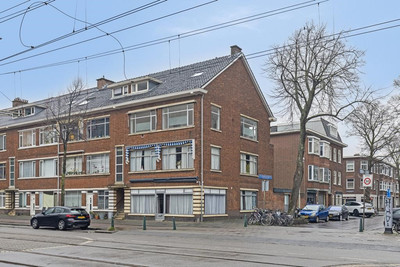 De Genestet. 256