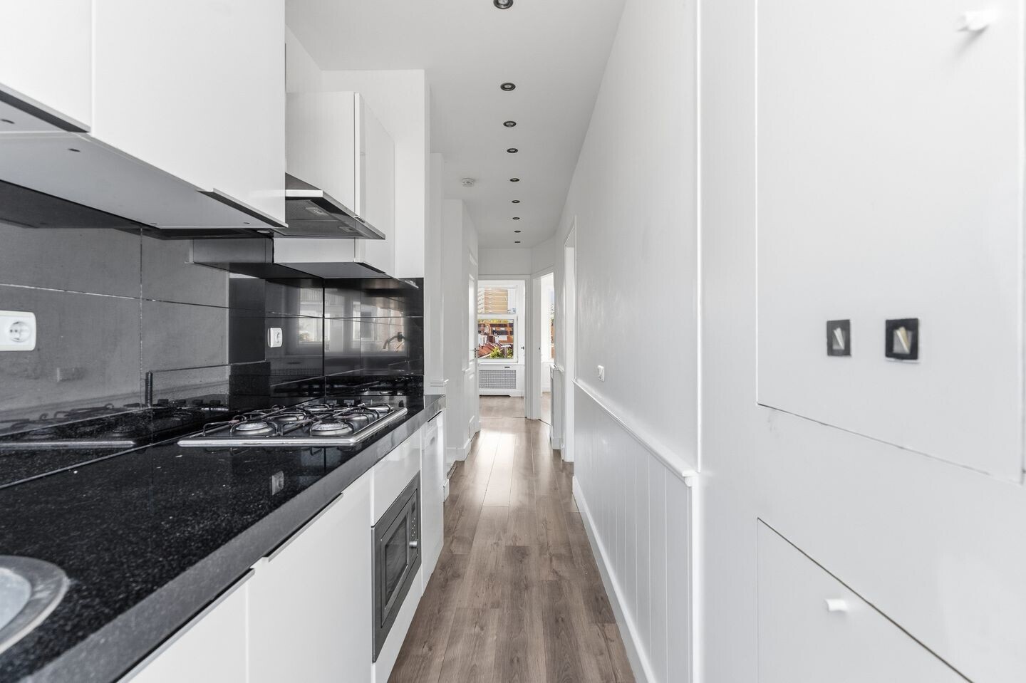 Appartement te koop: Capadosestraat 214, 'S-Gravenhage