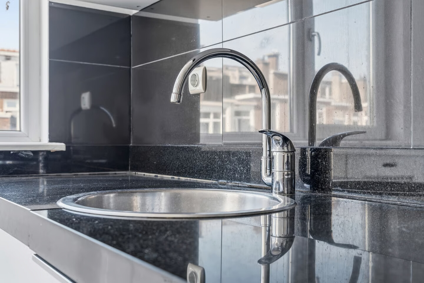 Appartement te koop: Capadosestraat 214, 'S-Gravenhage