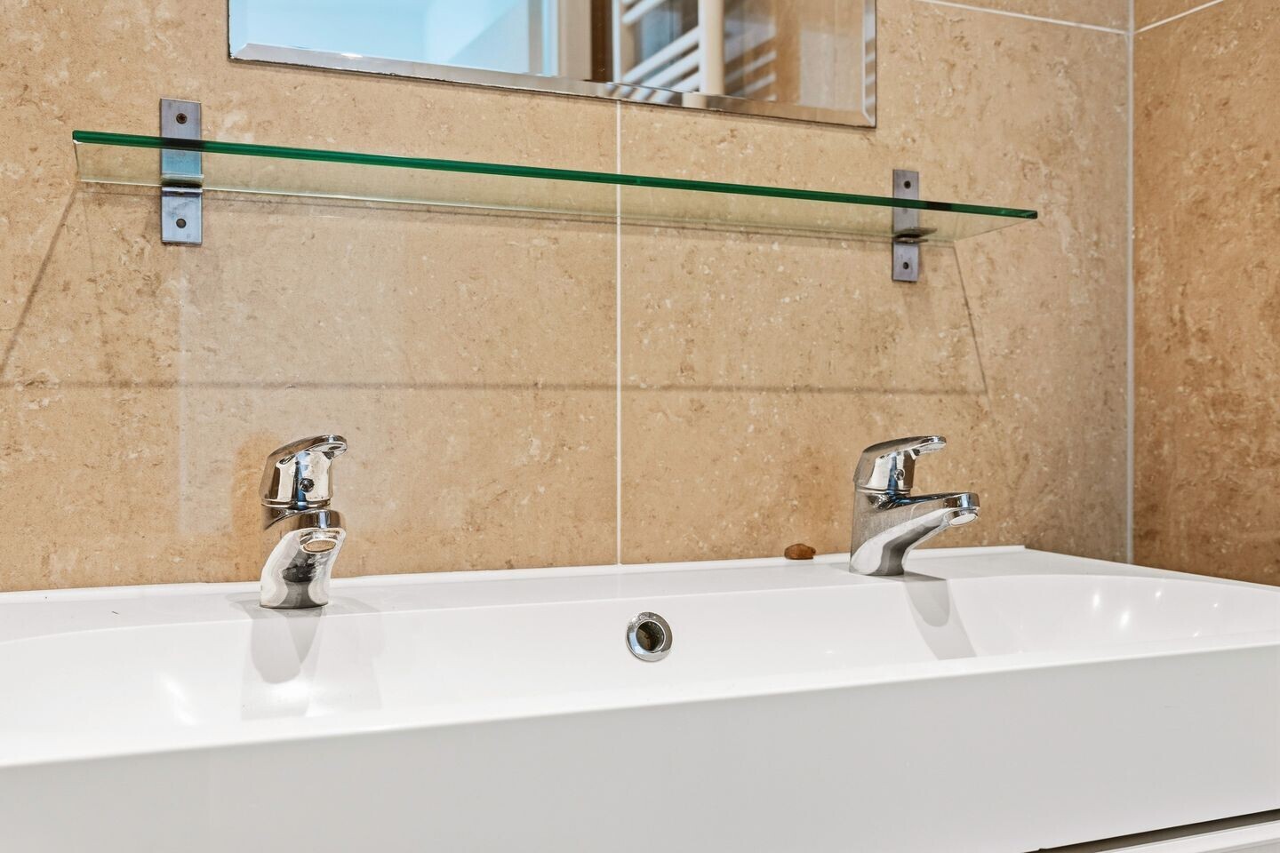 Appartement te koop: Capadosestraat 214, 'S-Gravenhage