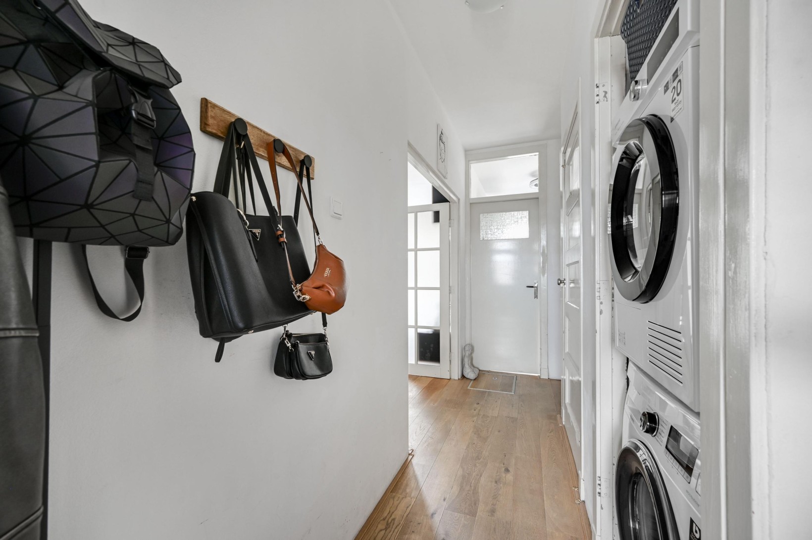 Appartement te koop: Sinjeur Semeynsweg 215, 'S-Gravenhage