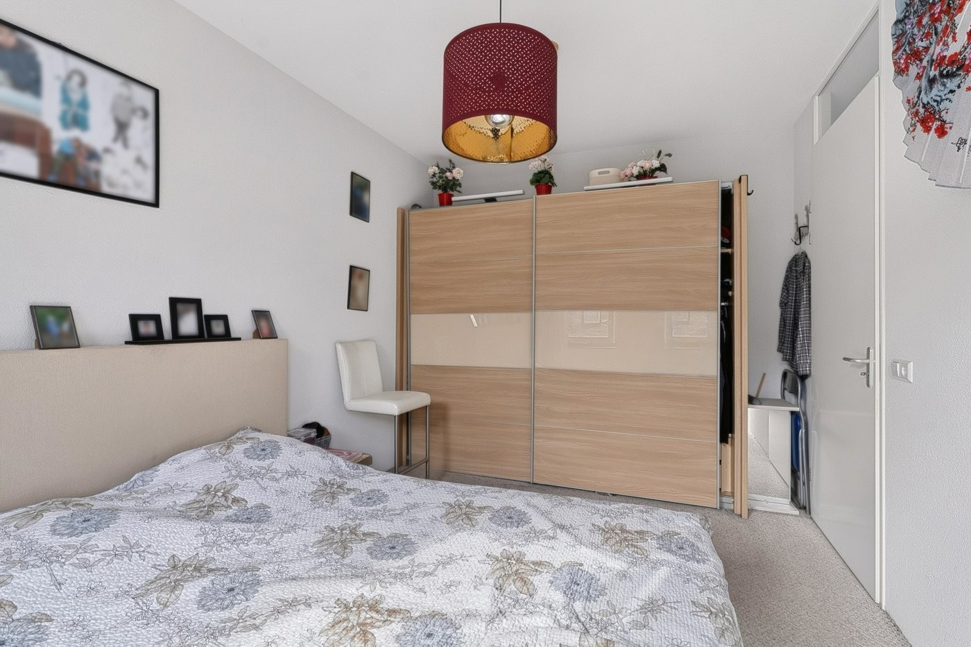 Tussenwoning te koop: Van der Hoogenhof 9, 'S-Gravenhage