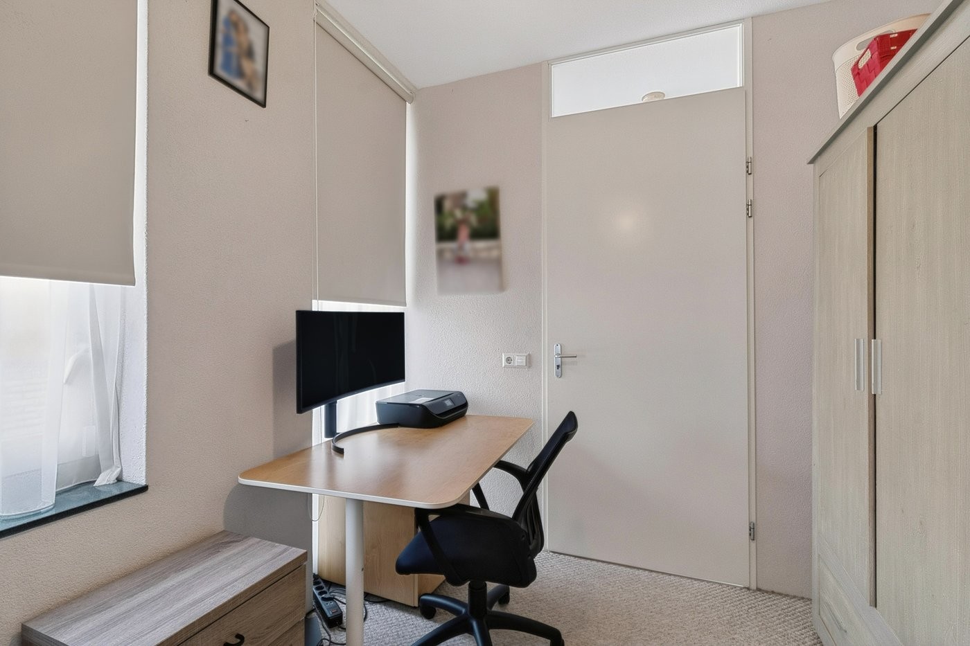 Tussenwoning te koop: Van der Hoogenhof 9, 'S-Gravenhage