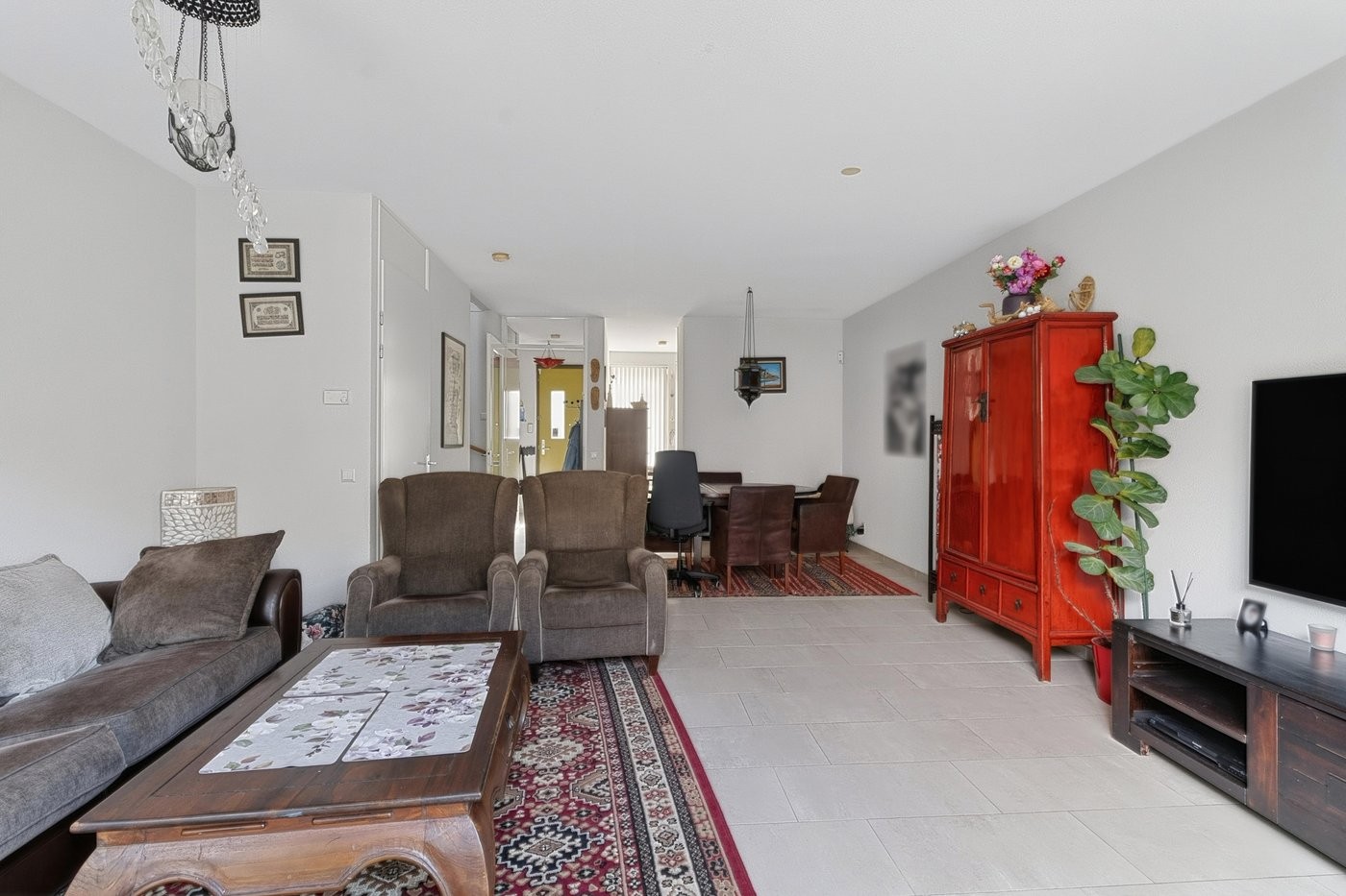 Tussenwoning te koop: Van der Hoogenhof 9, 'S-Gravenhage