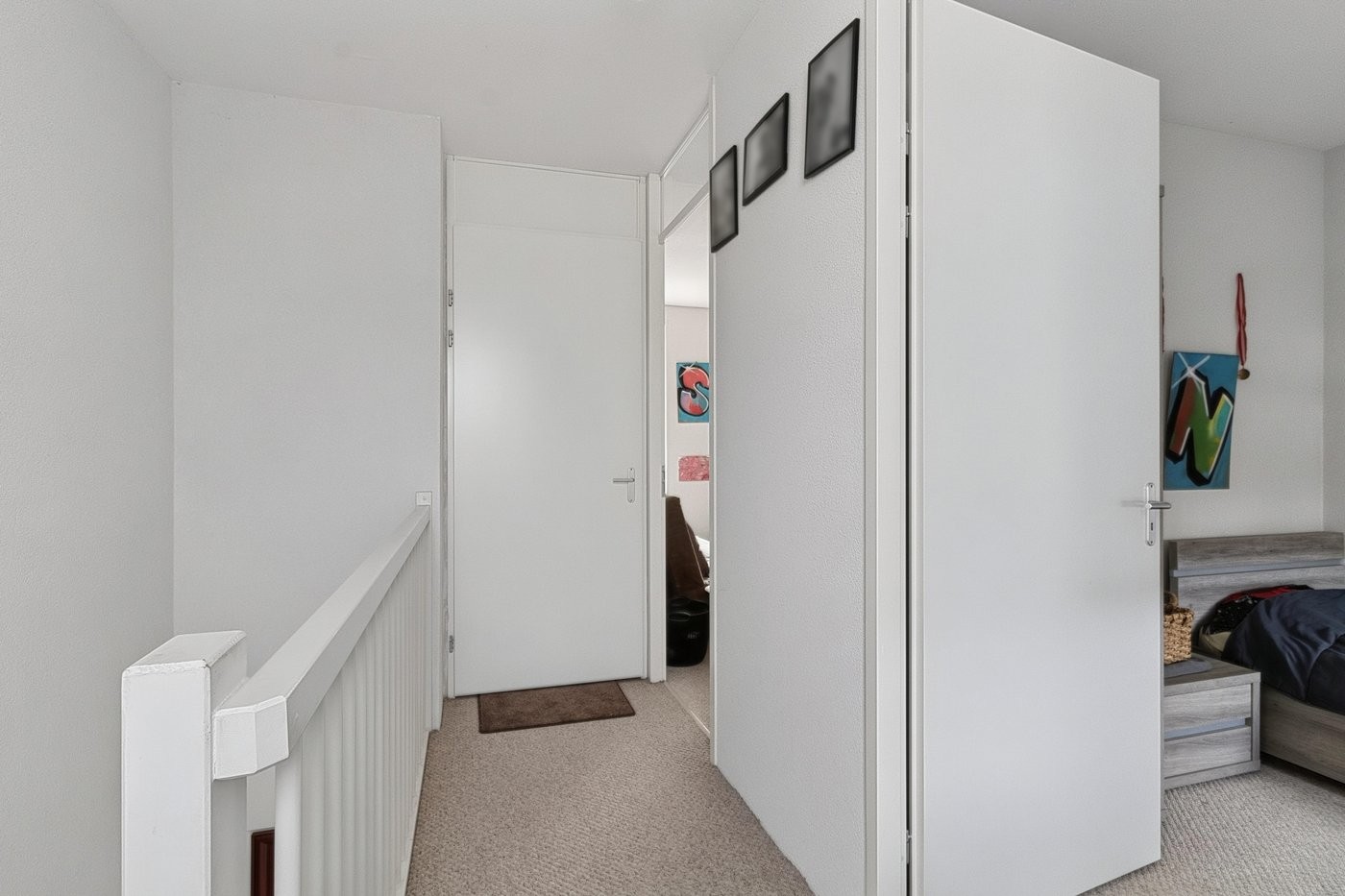 Tussenwoning te koop: Van der Hoogenhof 9, 'S-Gravenhage