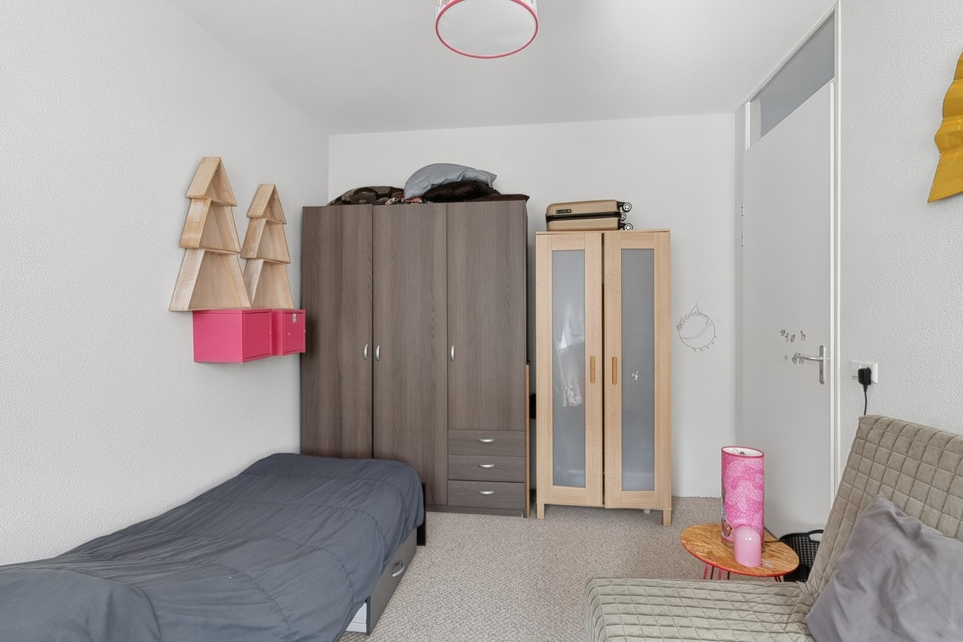 Tussenwoning te koop: Van der Hoogenhof 9, 'S-Gravenhage