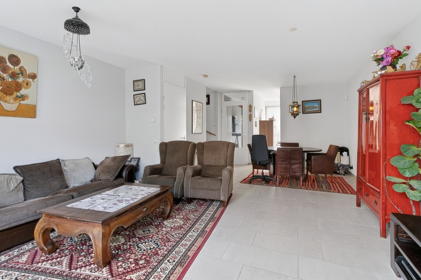Tussenwoning te koop: Van der Hoogenhof 9, 'S-Gravenhage
