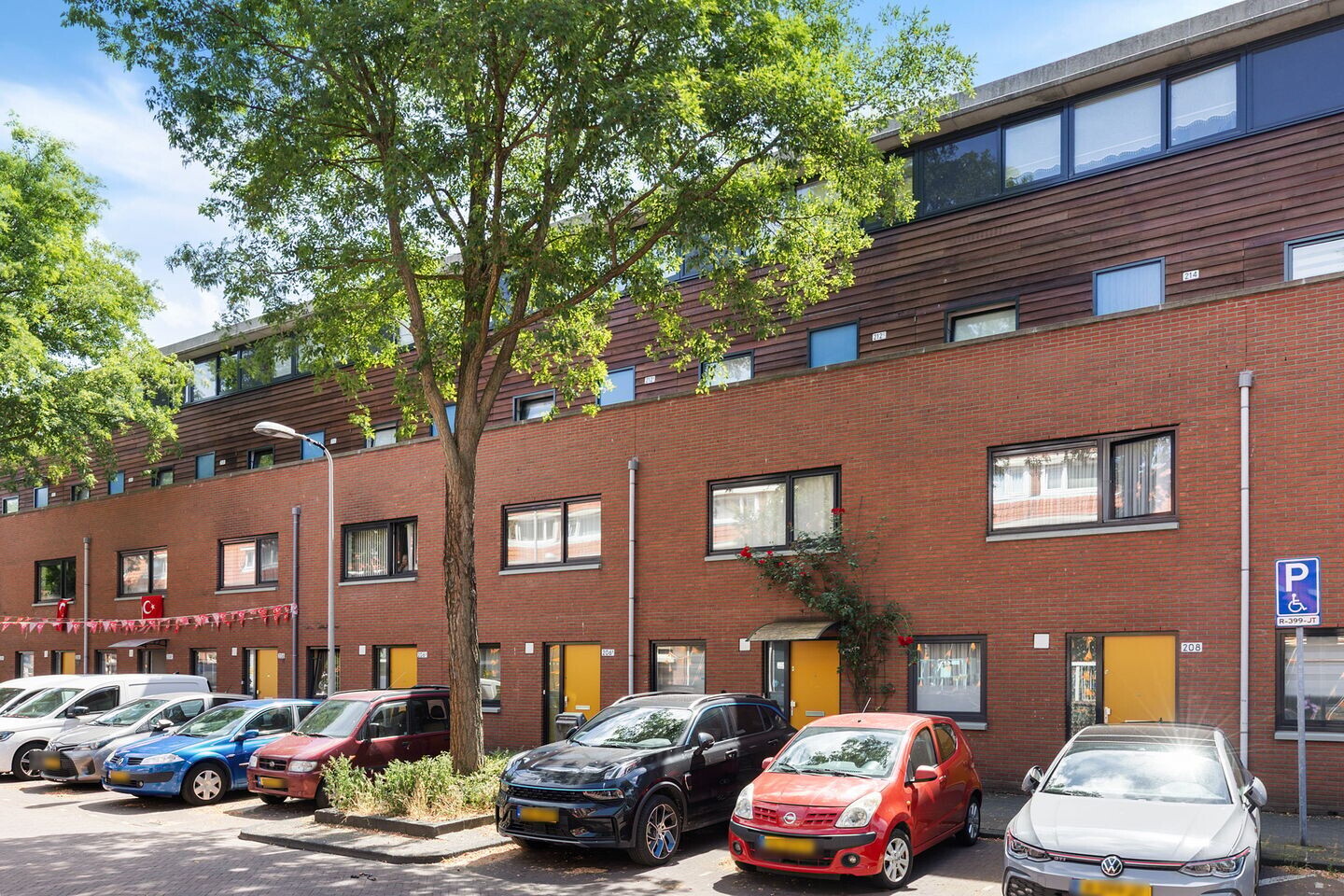 Appartement te koop: Marktweg 212C, 'S-Gravenhage
