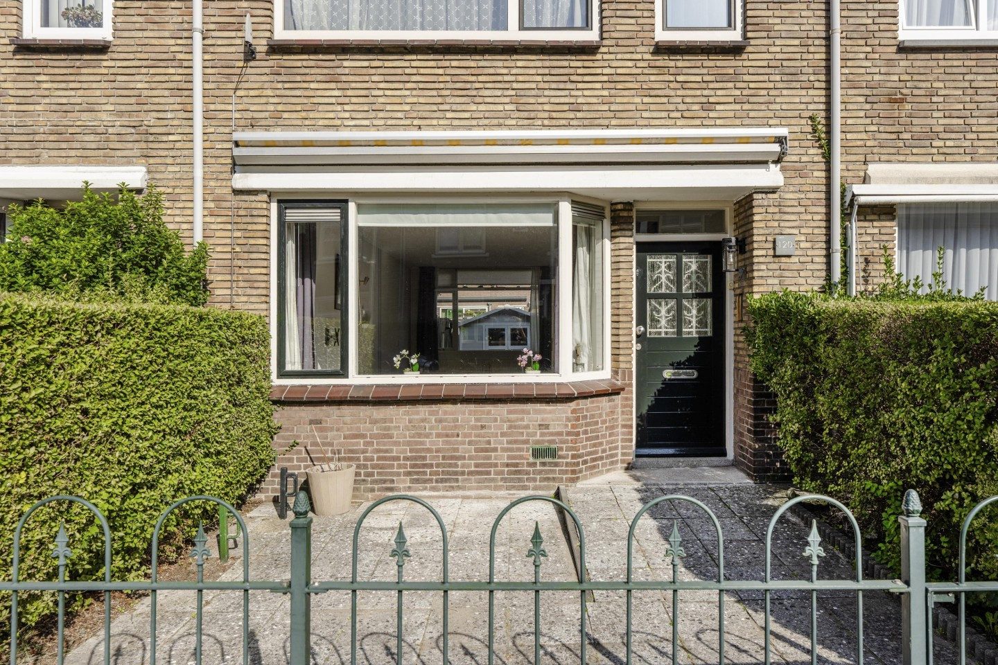 Tussenwoning te koop: Minstreelstraat 120, 'S-Gravenhage