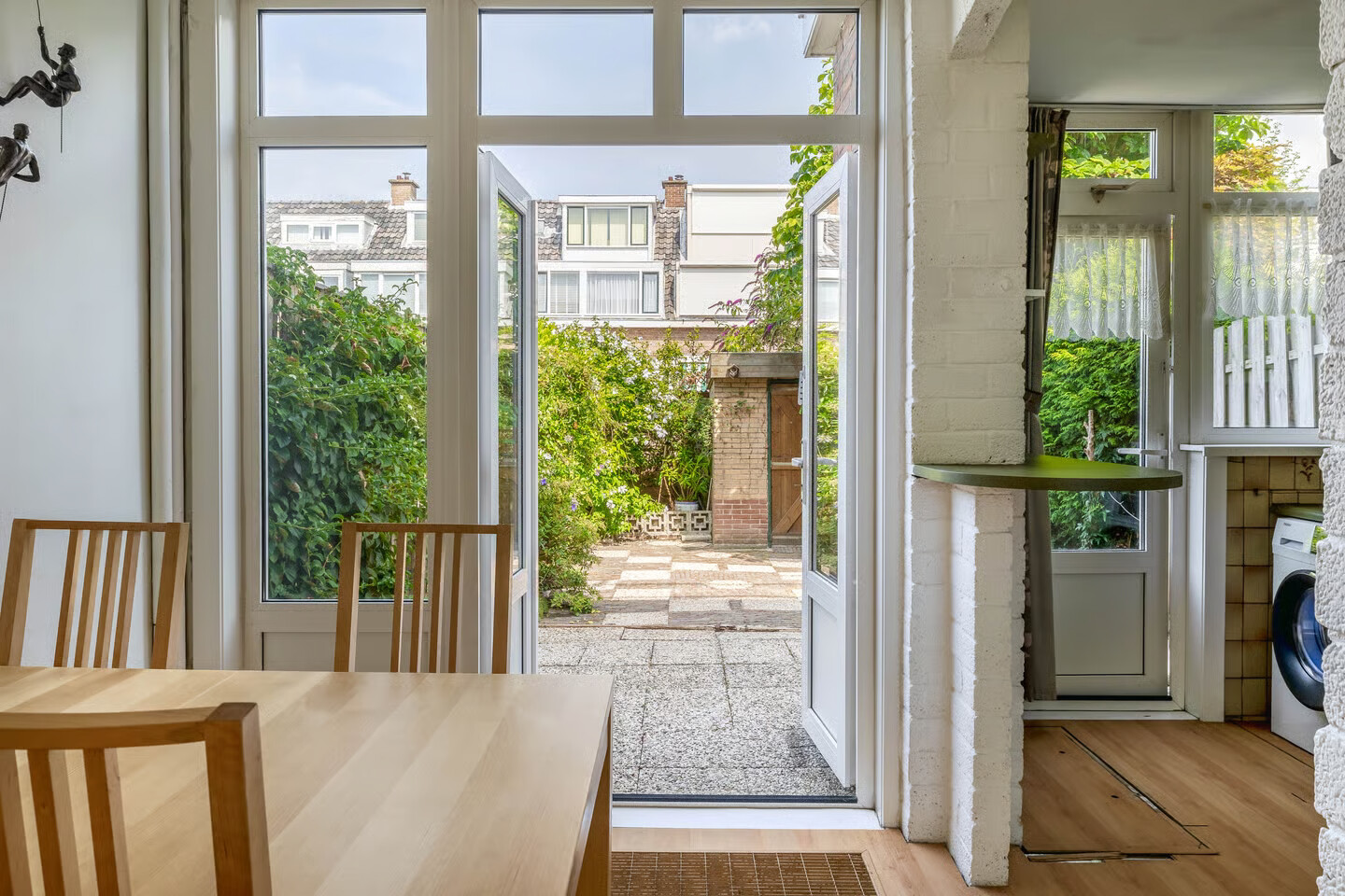 Tussenwoning te koop: Boendalestraat 40, 'S-Gravenhage