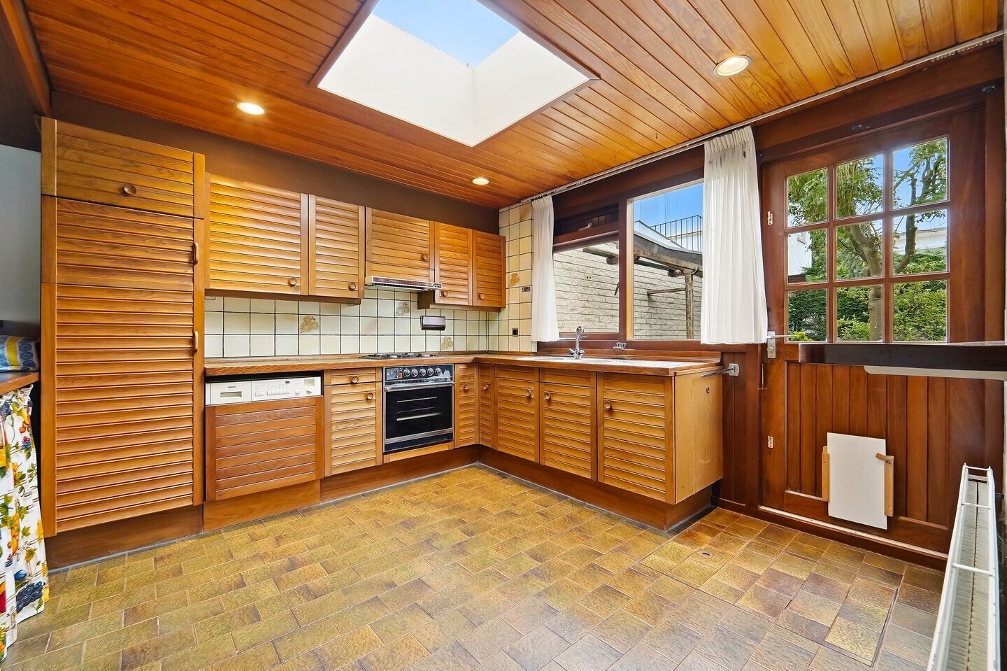 Hoekwoning te koop: Loevesteinlaan 210, 'S-Gravenhage