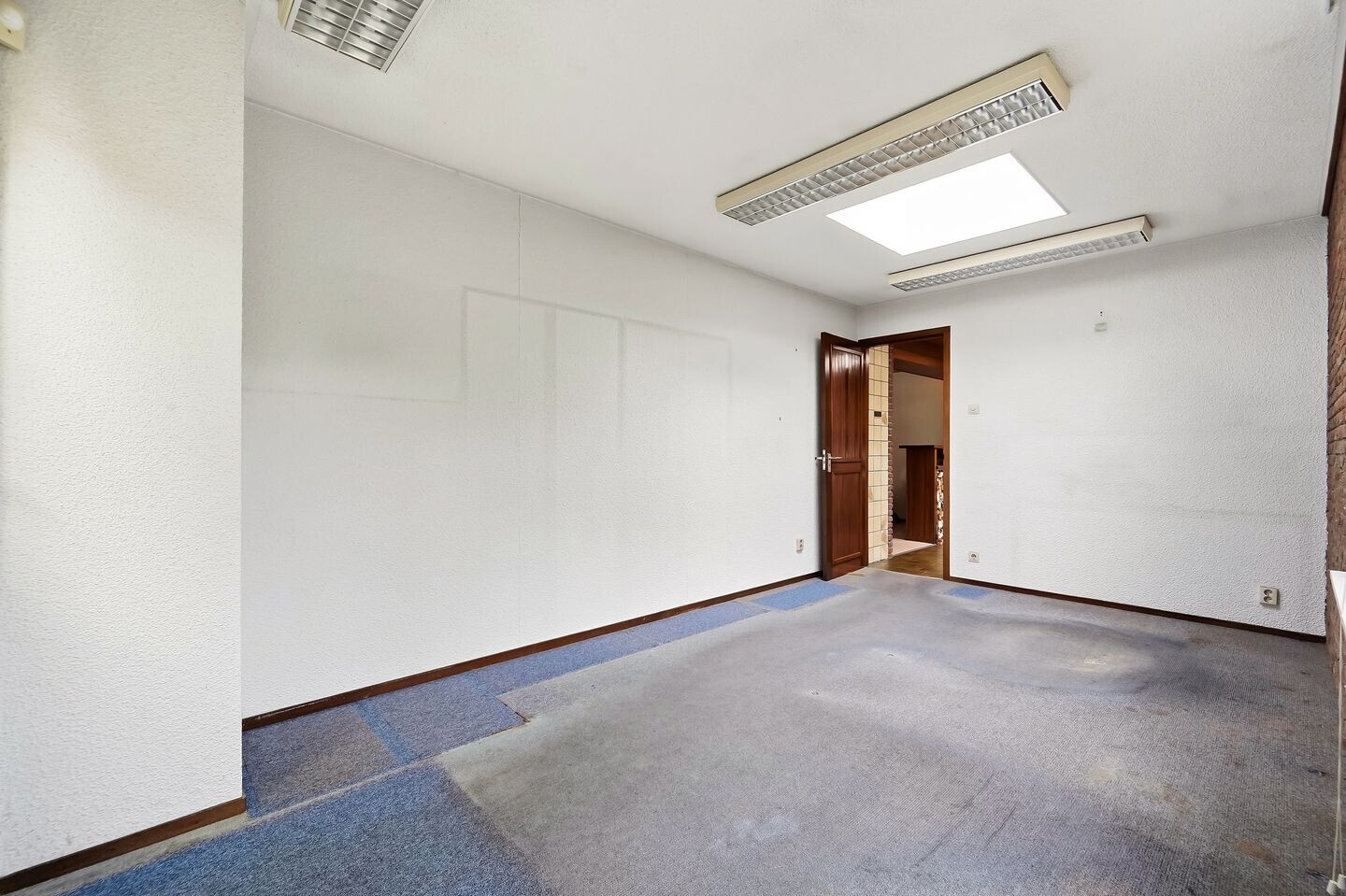 Hoekwoning te koop: Loevesteinlaan 210, 'S-Gravenhage