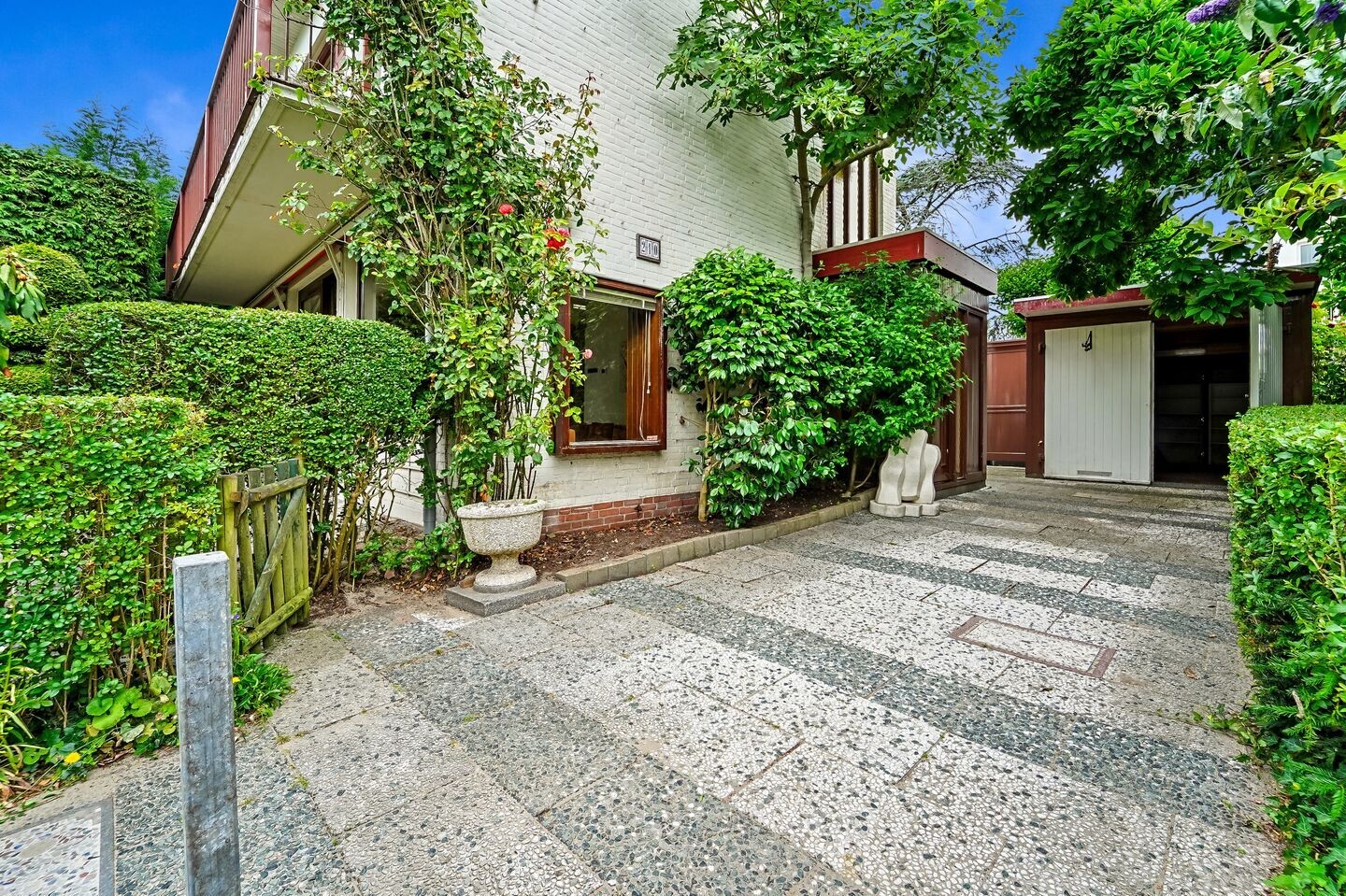 Hoekwoning te koop: Loevesteinlaan 210, 'S-Gravenhage