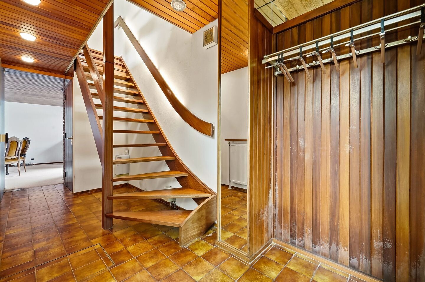 Hoekwoning te koop: Loevesteinlaan 210, 'S-Gravenhage