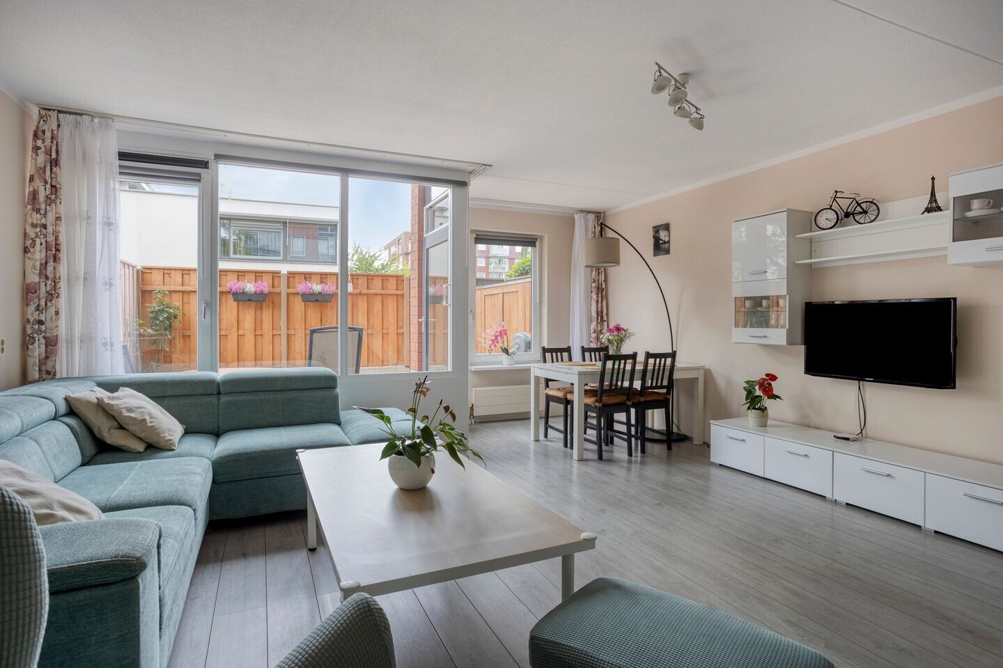 Appartement te koop: Stadzijde 19, 'S-Gravenhage