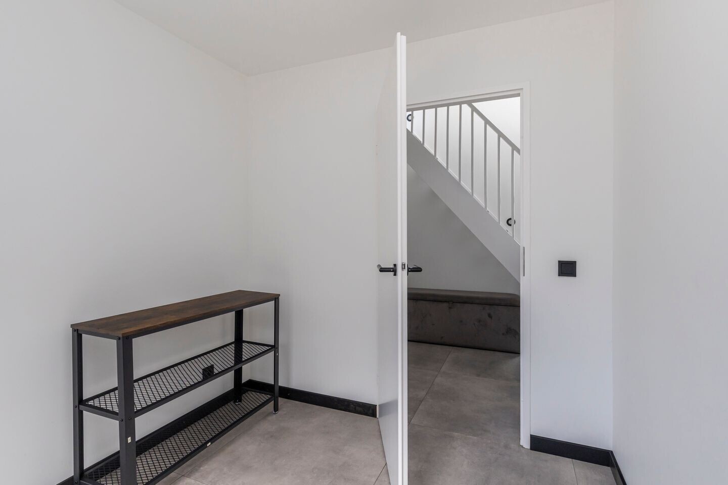 Tussenwoning te koop: Dedemsvaartweg 207, 'S-Gravenhage