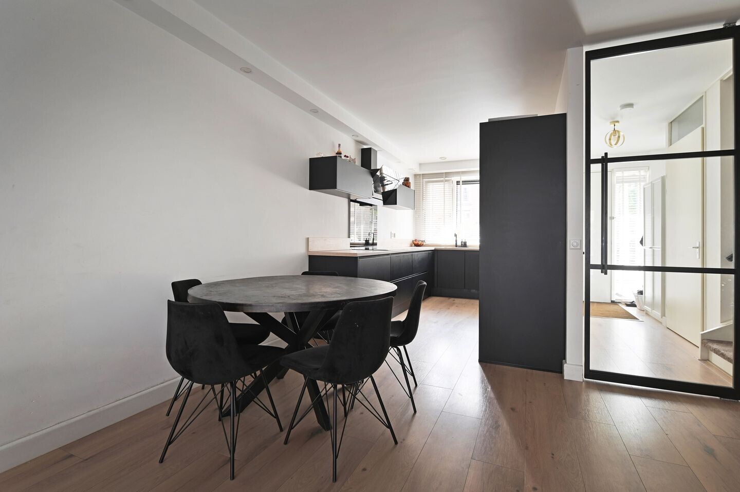 Tussenwoning te koop: Valthestraat 37, 'S-Gravenhage