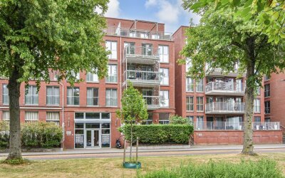 Hoogeveenla. 8-F