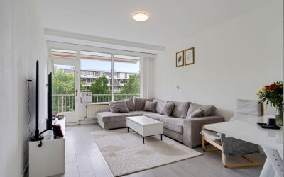 Volendamlaan 879