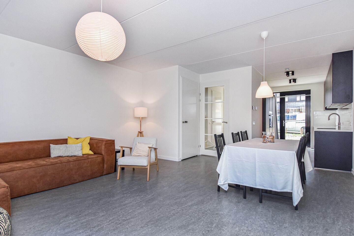 Tussenwoning te koop: M. Vasalishof 8, 'S-Gravenhage