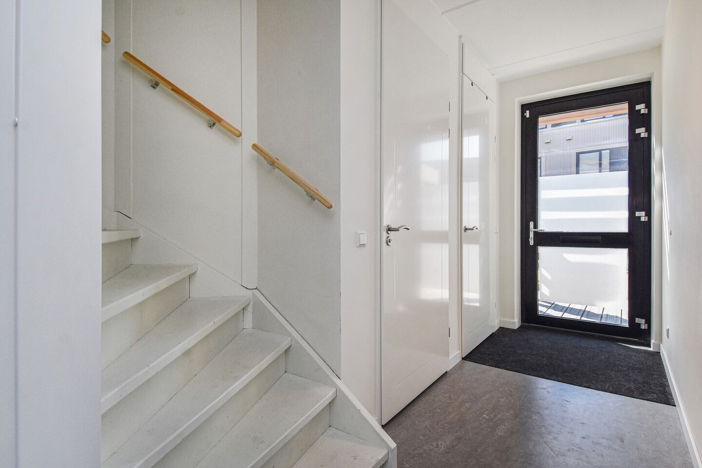 Tussenwoning te koop: M. Vasalishof 8, 'S-Gravenhage