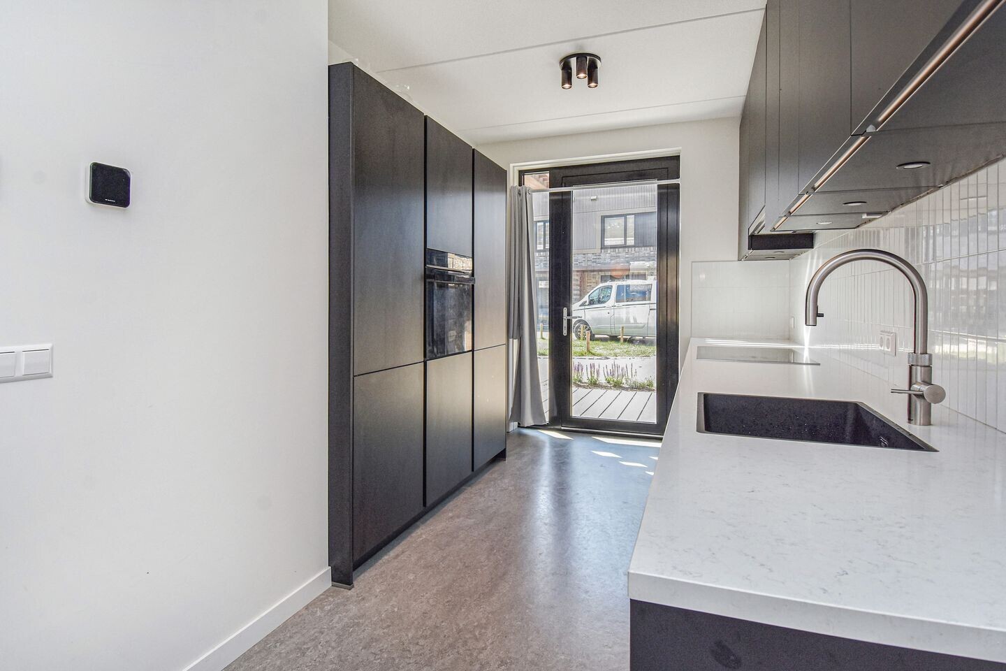 Tussenwoning te koop: M. Vasalishof 8, 'S-Gravenhage
