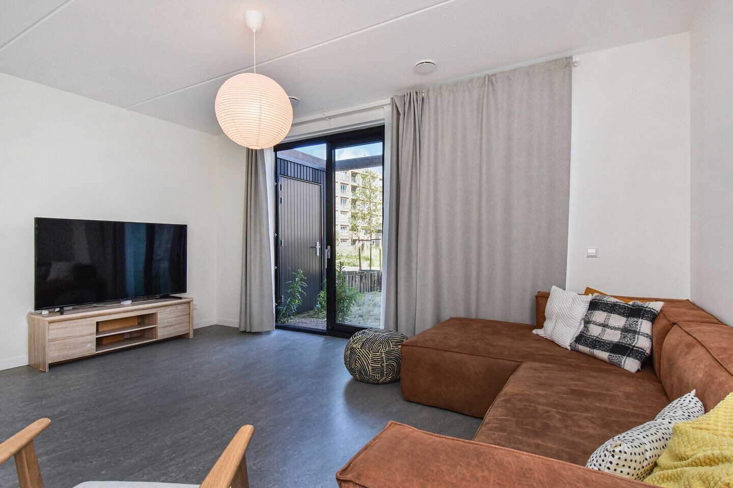 Tussenwoning te koop: M. Vasalishof 8, 'S-Gravenhage