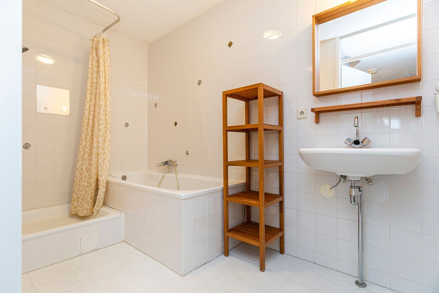 Appartement te koop: Laan van Wateringse Veld 1583, 'S-Gravenhage