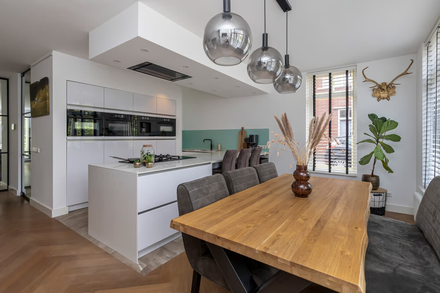 Tussenwoning te koop: Paul van Ostaijenstraat 15, 'S-Gravenhage