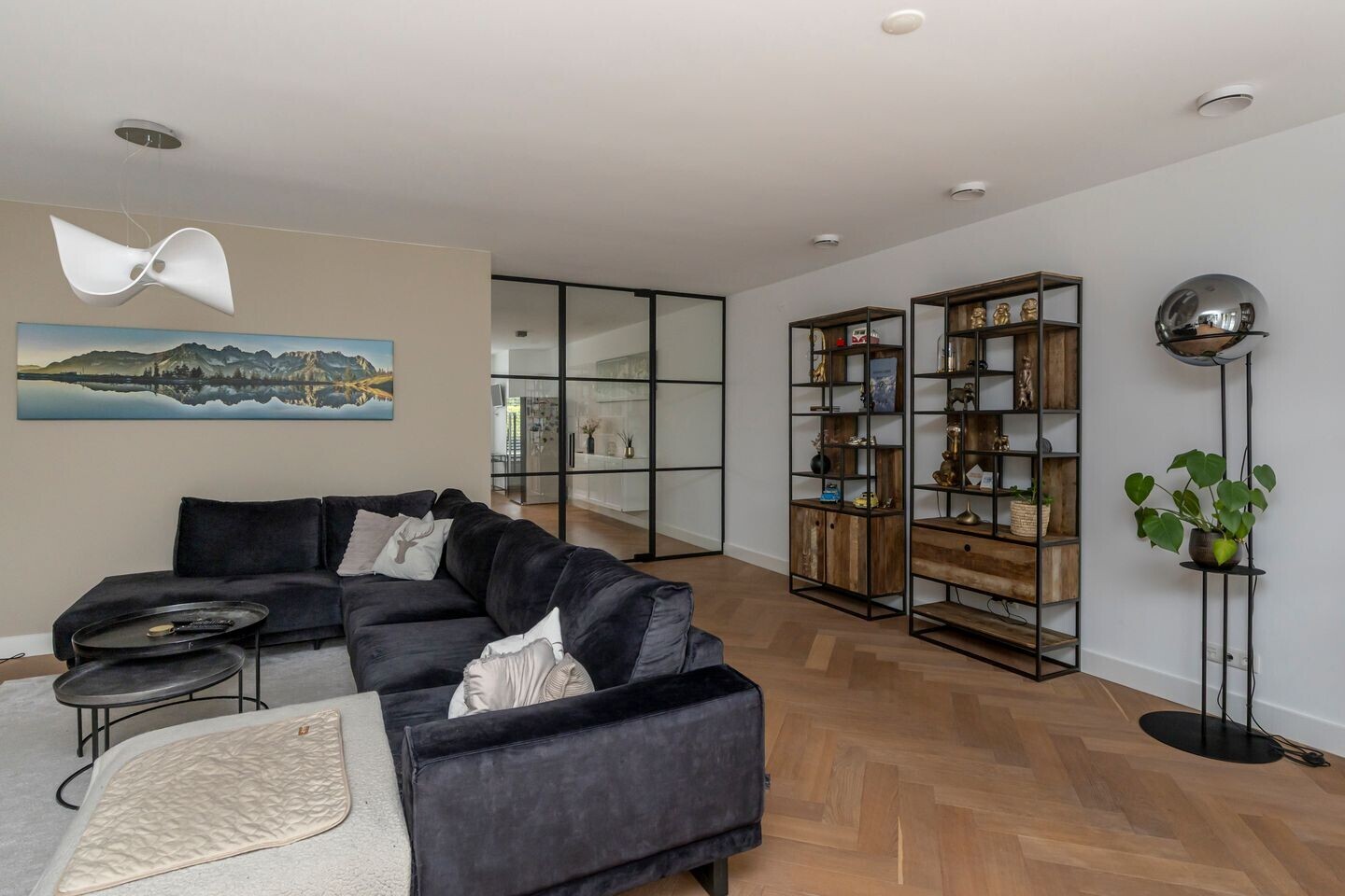Tussenwoning te koop: Paul van Ostaijenstraat 15, 'S-Gravenhage