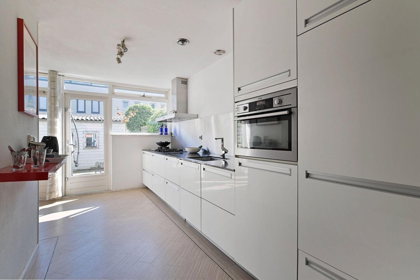 Tussenwoning te koop: Ter Nieuwburgstraat 18, 'S-Gravenhage