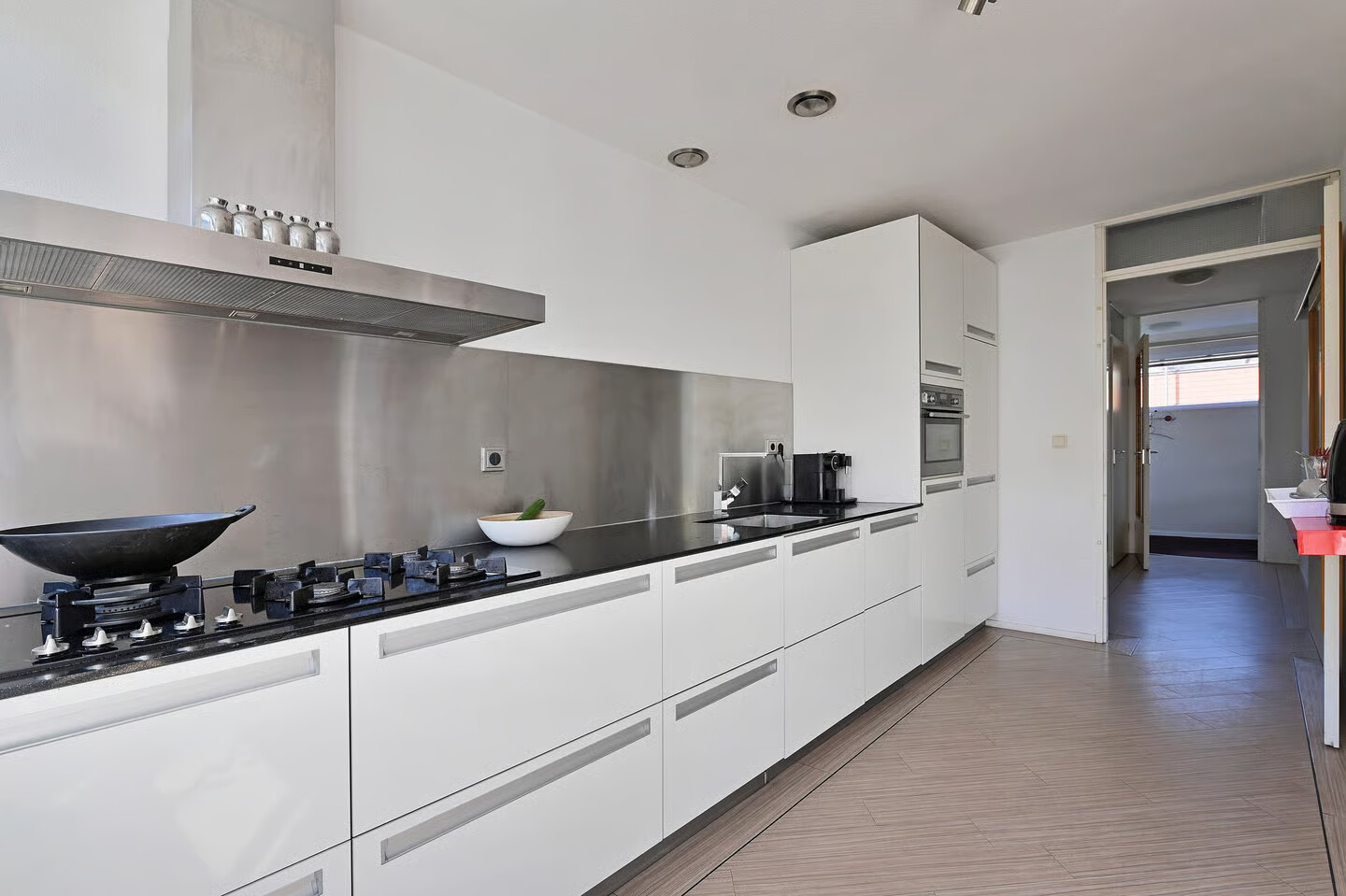 Tussenwoning te koop: Ter Nieuwburgstraat 18, 'S-Gravenhage