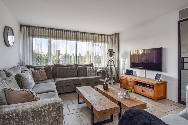 Tussenwoning te koop: Waterlandsingel 99, 'S-Gravenhage
