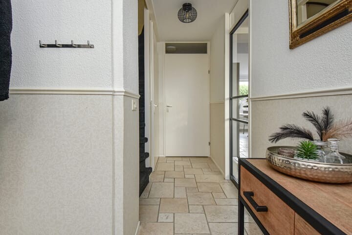 Tussenwoning te koop: Waterlandsingel 99, 'S-Gravenhage